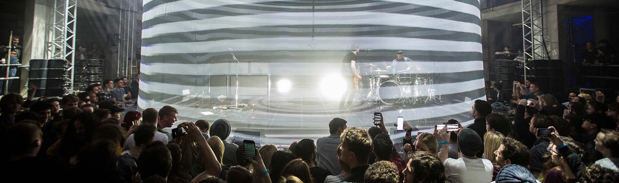 ROYAL BLOOD SAMSUNG X 360