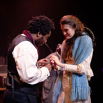 Reading Rep © Harry Elletson